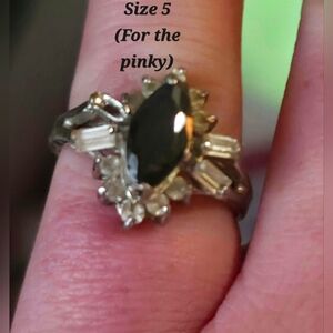 #33 Elegant sapphire ring